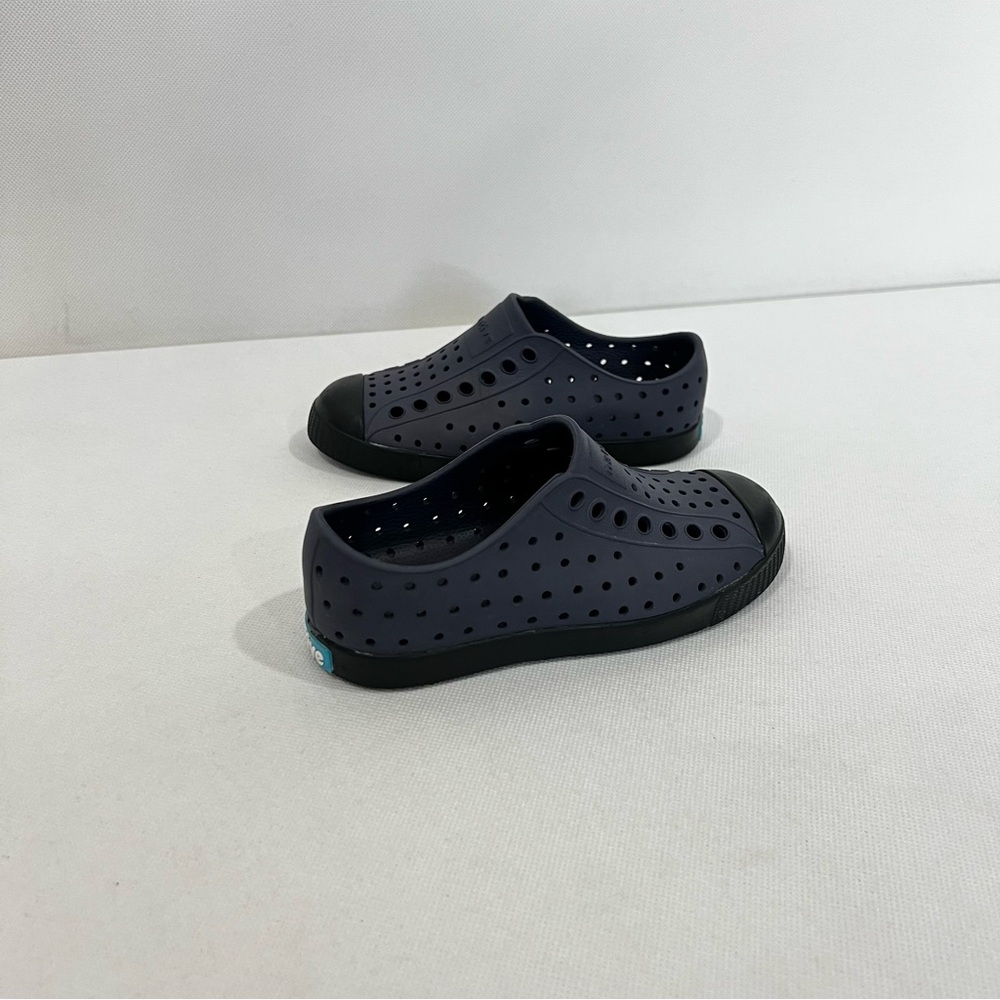 Native Jefferson Bloom Size 10 Kids Navy  Back Point Waterproof Lightweight